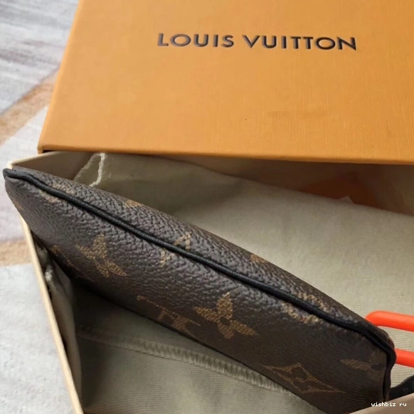 WIS VUITTON KEY POUCH LOUIS 0717